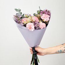 Букет из гвоздики, сирени, танацентума