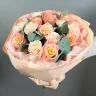 Букет с розами и гвоздиками