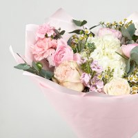 Букет из гортензии, роз, ранункулюсов, танацетума