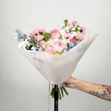 Букет из гортензии, ранункулюсов, дельфиниума