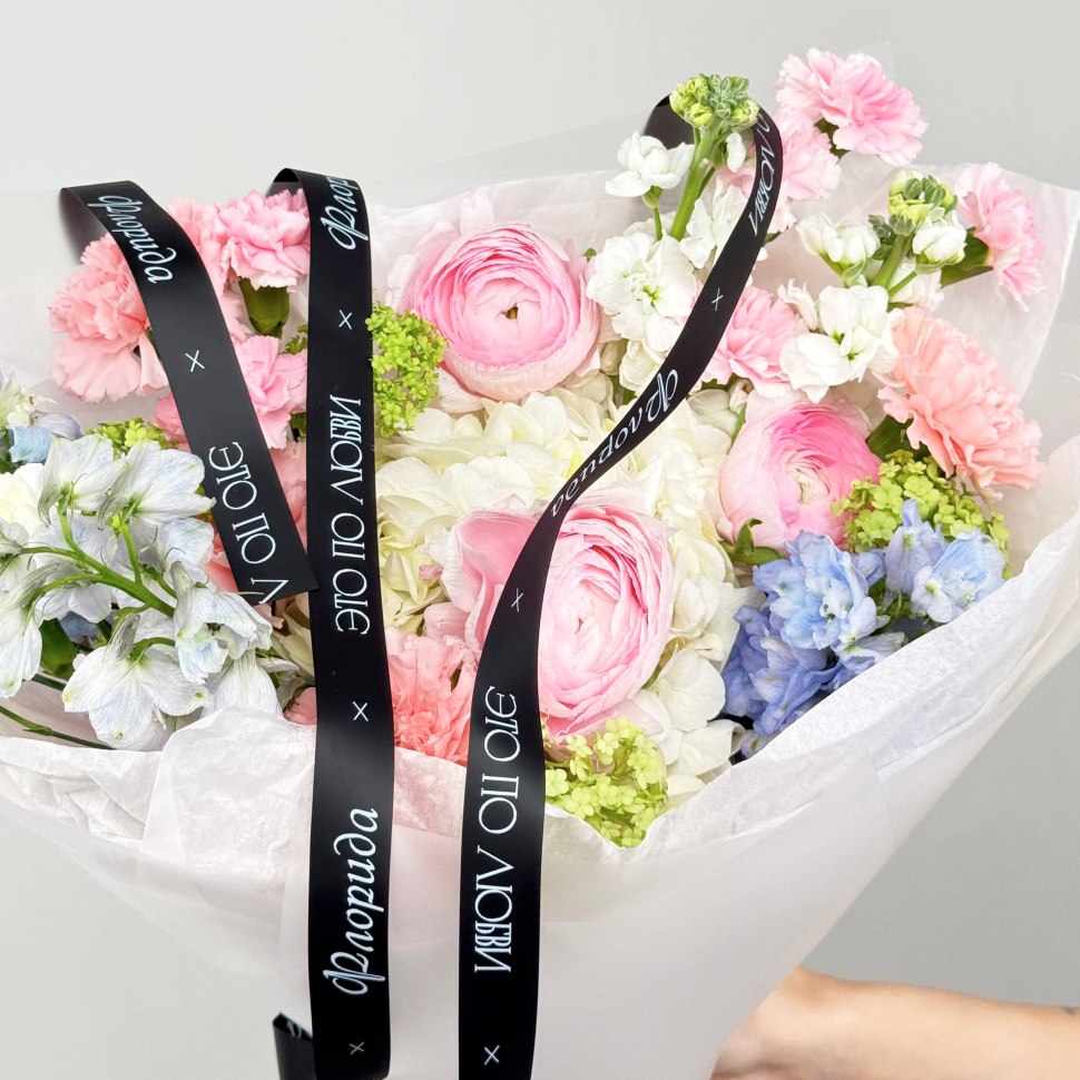 Букет из гортензии, ранункулюсов, дельфиниума