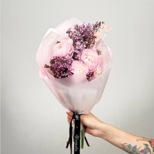 Букет из сирени, ранункулюсов