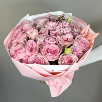 Букет из гвоздики, эустомы и розы