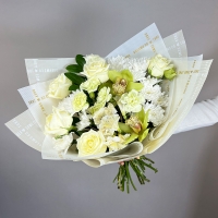 Букет с розами, альстромериями и орхидеями