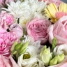 Букет из хризантем, роз и гвоздик