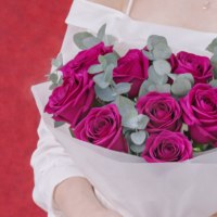 Букет из 11 роз и эвкалипта