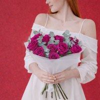 Букет из 11 роз и эвкалипта