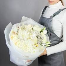 Букет с гортензией, розой и хризантемой