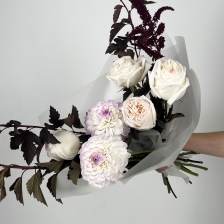 Букет из роз и георгин