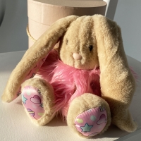 Зайка в подарочной коробке