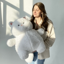 Белый котик