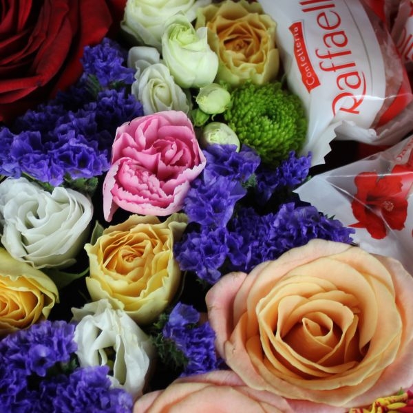 Коробочка с цветами №11 с хризантемой и розой