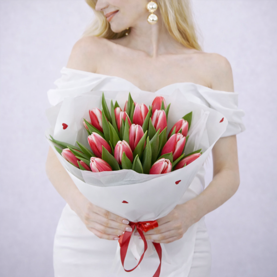 Букет из 19 тюльпанов