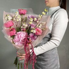 Букет с гортензией, розой и фисташкой