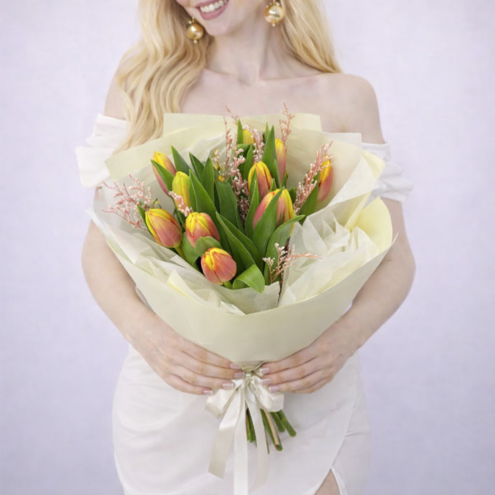 Букет из 11 тюльпанов и лимониума