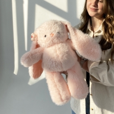 Розовый заяц