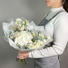 Букет с гортензией, эустомой и гиацинтом