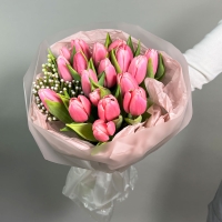 Букет с 19 тюльпанами (цвет из имеющихся)