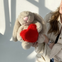 Зайчик с сердцем №01