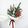 Новогодний букет из нобилиса, илекса и хлопка