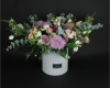 Коробочка с цветами №10 с эустомой и орхидеей