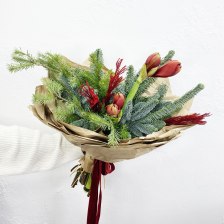 Букет из нобилиса, пихты и амарилисов