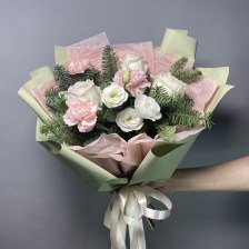 Новогодний букет с нобилисом, розой, эустомой и гвоздикой