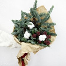 Новогодний букет с нобилисом и скиммией