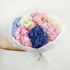 Букет из 7 гортензий