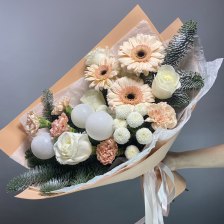 Новогодний букет нобилисом, герберами и розами