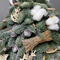 Новогодняя елка из нобилиса с декором "Хлопок"