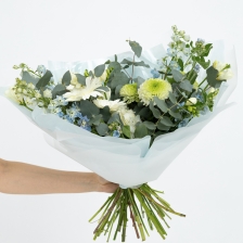 Сборный букет из дельфиниумов, гербер, эустом