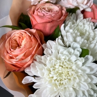 Букет из роз, гвоздик и хризантем