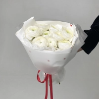 Букет из 9 ранункулюсов