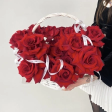 Корзина с 31 розой