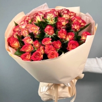 Букет из 15 роз с рускусом