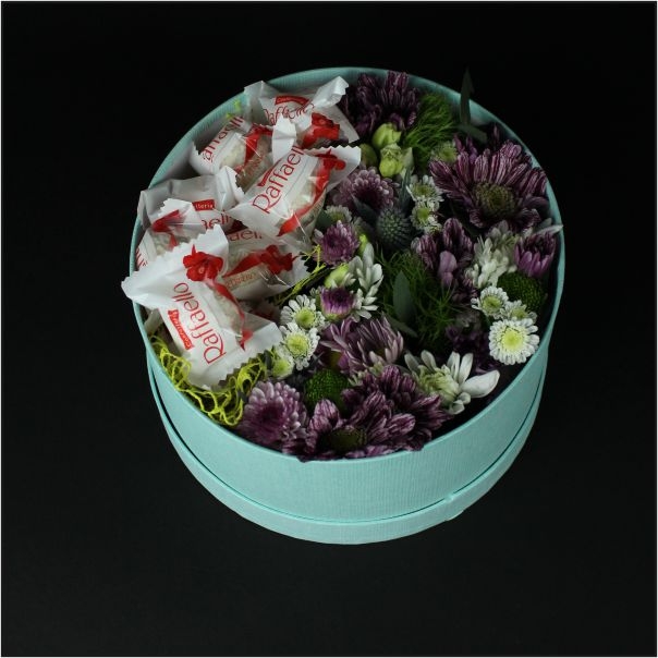 Коробочка с цветами №7 с кустовой хризантемой